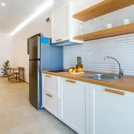 Oasis Deluxe Pefkári