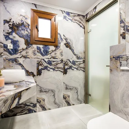 Oasis Deluxe Apartman Pefkári