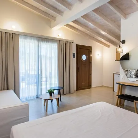 Oasis Deluxe * Πευκάρι