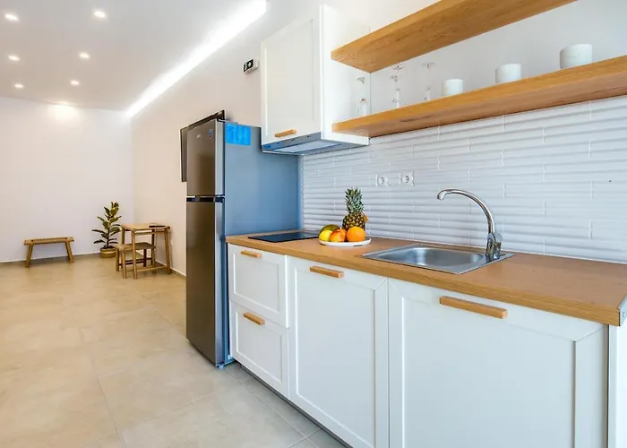 Oasis Deluxe Pefkari